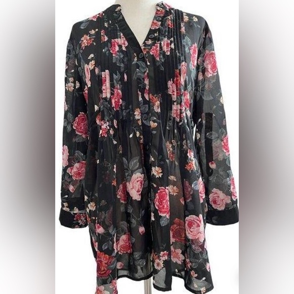 American Rag Cie black floral split neck top - Picture 1 of 8